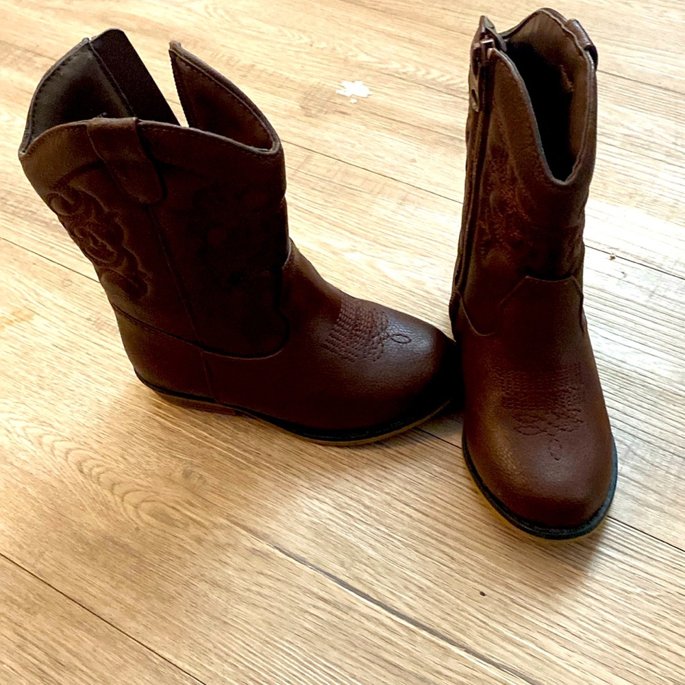 Little girl cowgirl boots